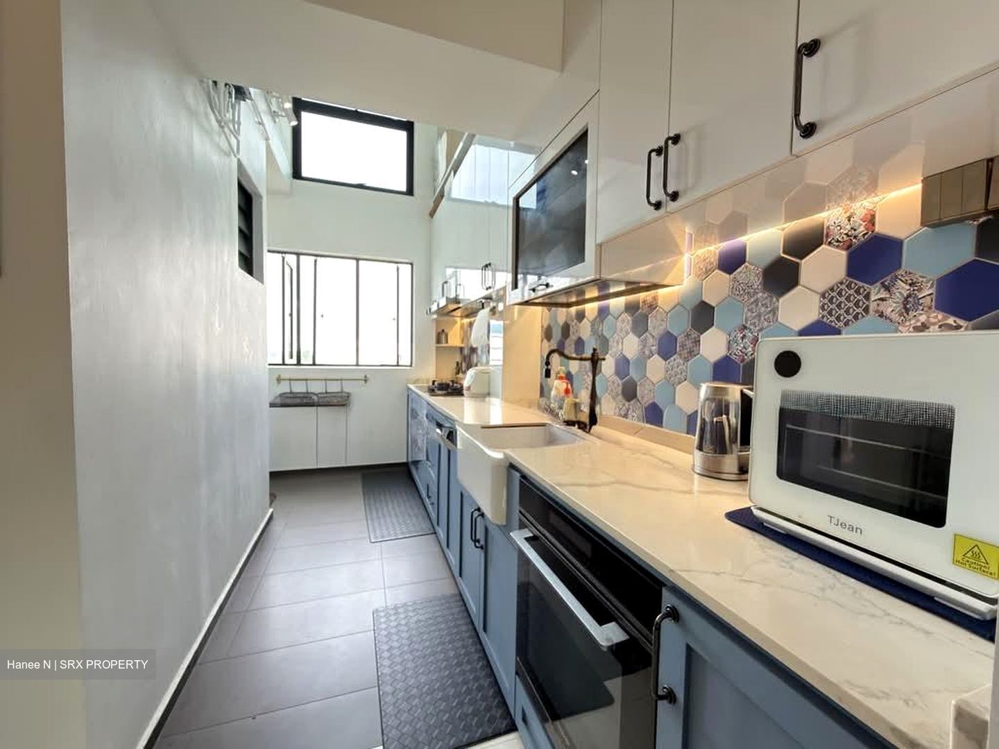 Blk 893 Tampines Avenue 8 (Tampines), HDB Executive #603083901